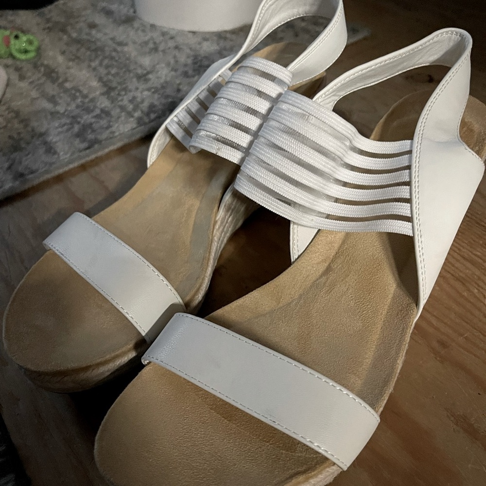 Athlefit Women's Wedge Sandals Ankle Strap Open Toe Platform Sandals.